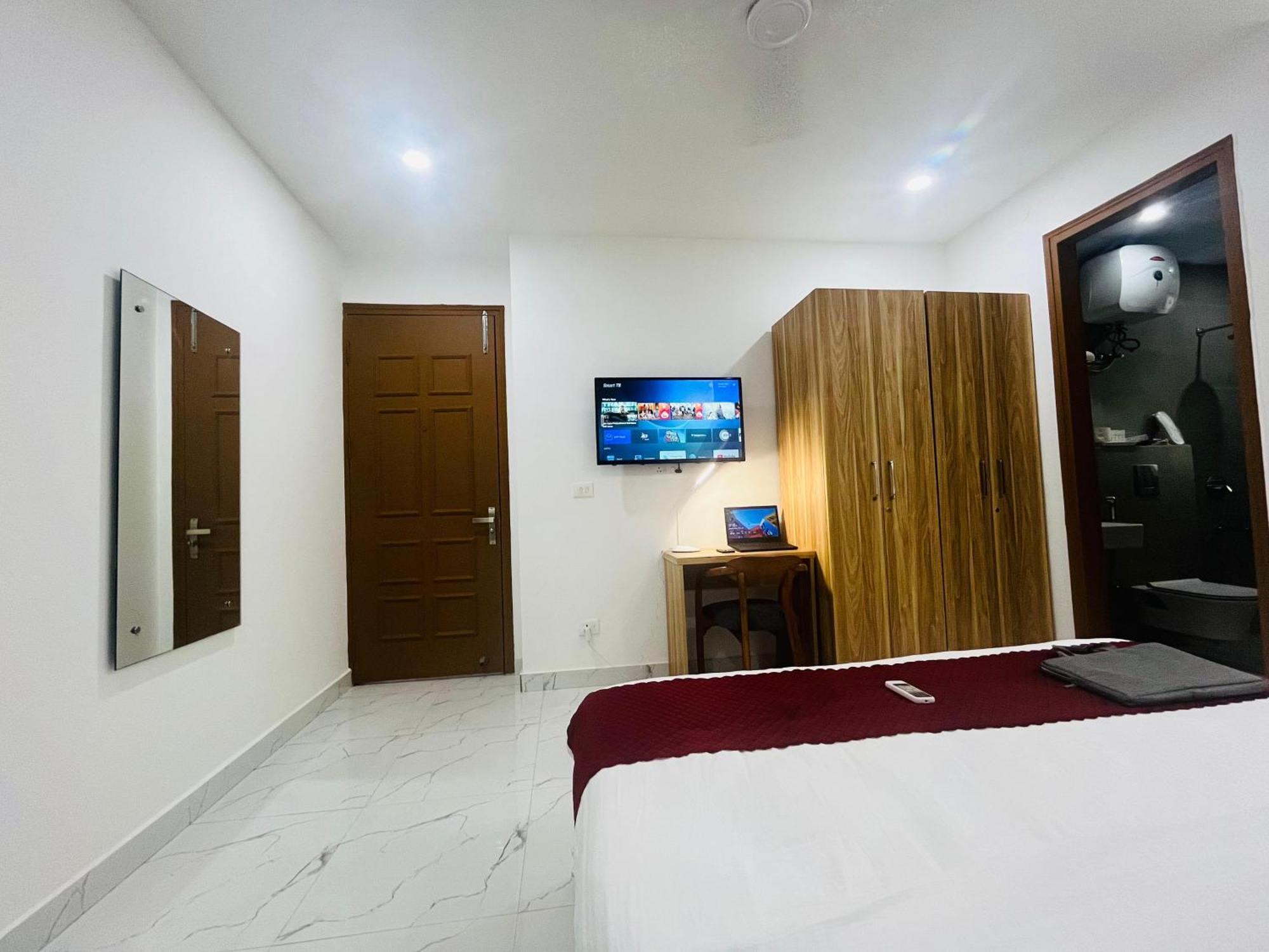 The Lodgers Studio Apartment Infront Of Artemis Hospital Gurugram グルガウン エクステリア 写真