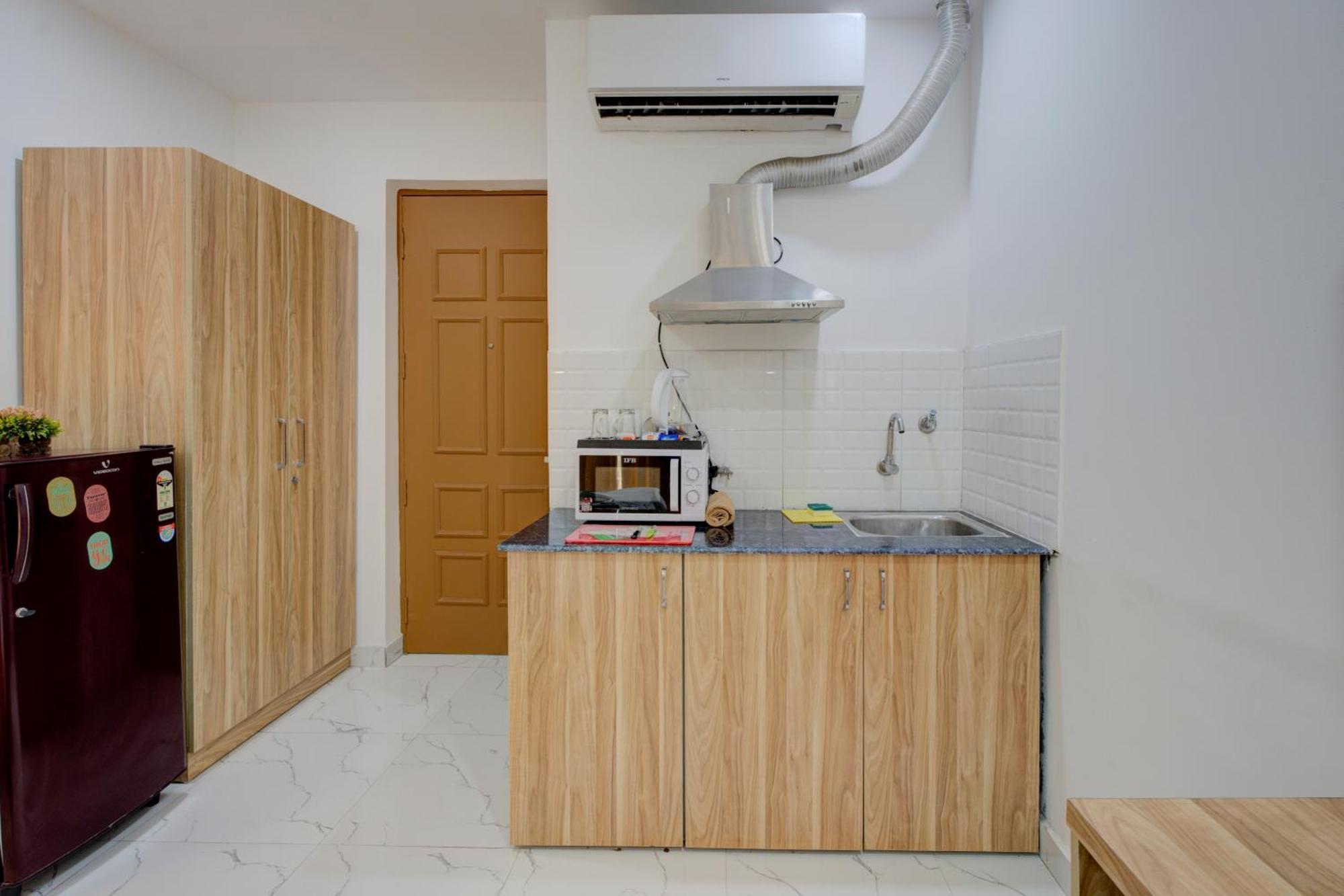 The Lodgers Studio Apartment Infront Of Artemis Hospital Gurugram グルガウン エクステリア 写真