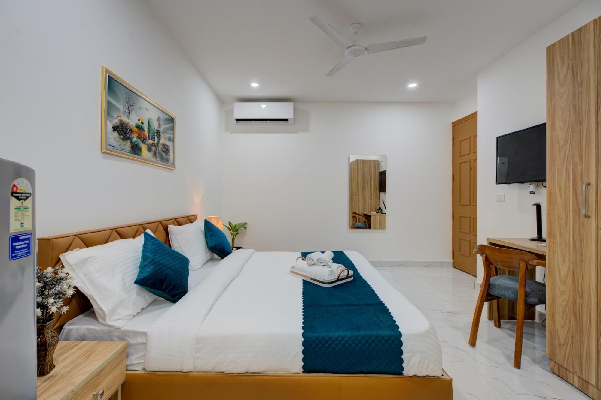 The Lodgers Studio Apartment Infront Of Artemis Hospital Gurugram グルガウン エクステリア 写真