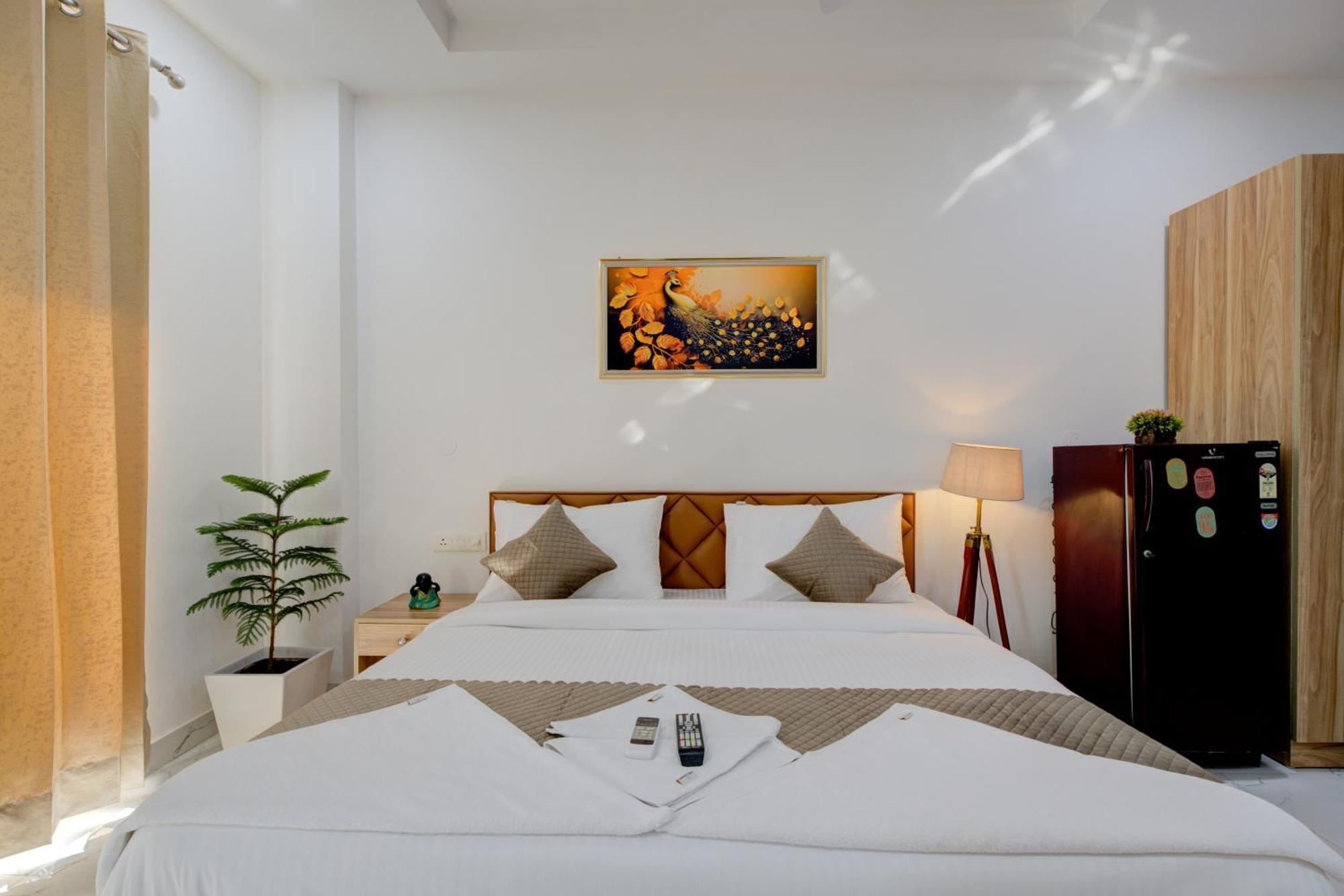 The Lodgers Studio Apartment Infront Of Artemis Hospital Gurugram グルガウン エクステリア 写真