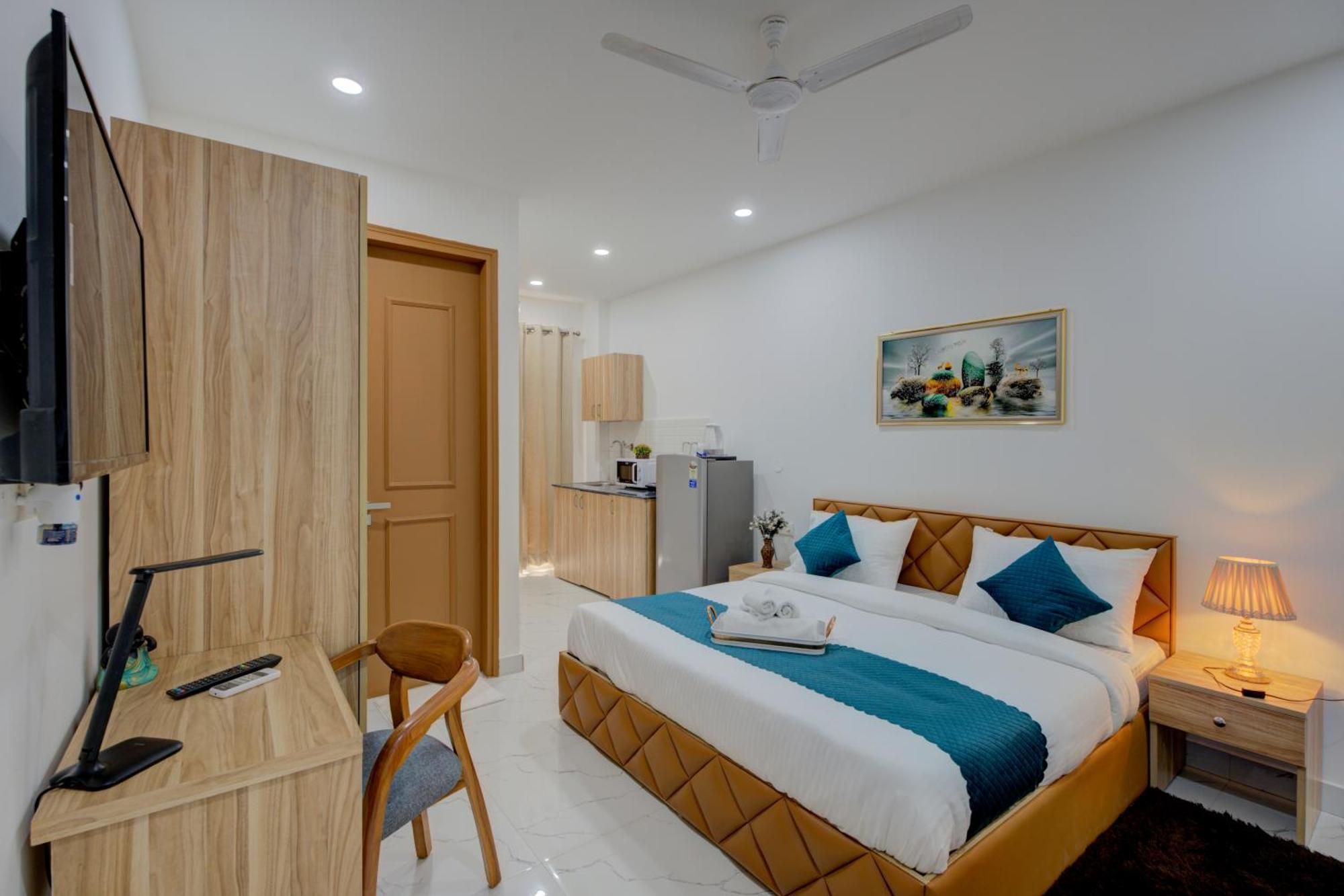 The Lodgers Studio Apartment Infront Of Artemis Hospital Gurugram グルガウン エクステリア 写真